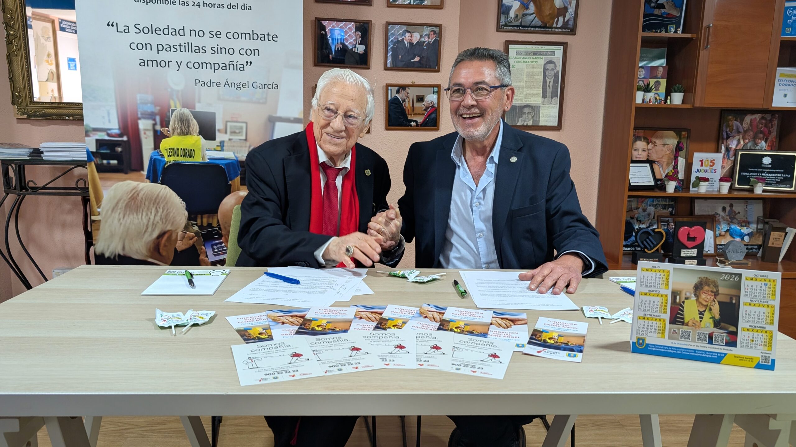 Firma convenio_Taxis_PadreÁngel